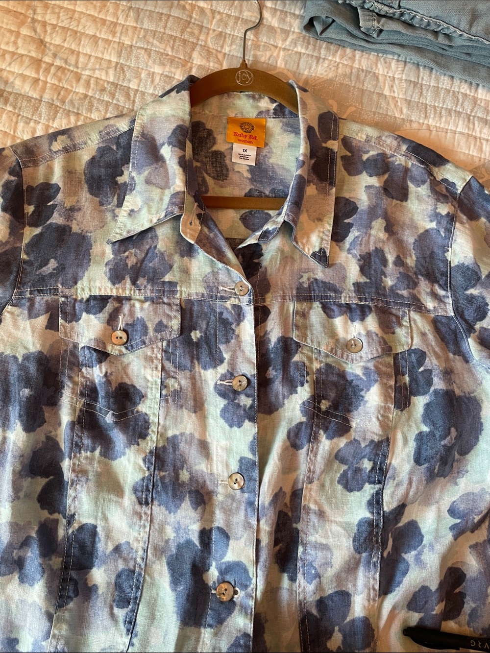 Ruby Rd. Woman Blue Floral Linen Button-Down Shirt